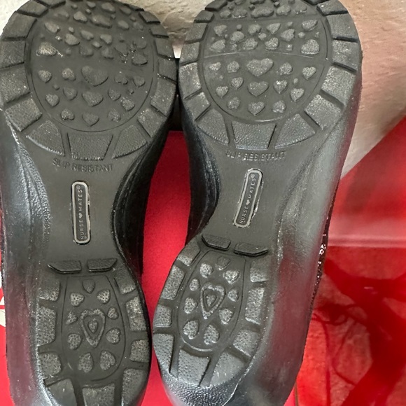 Nurse mates size 7.5 pillow top nurse clogs - Picture 6 of 6